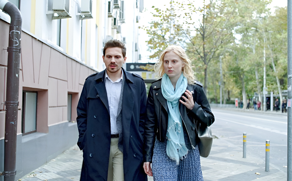 Кадр из сериала "Теория больших денег".