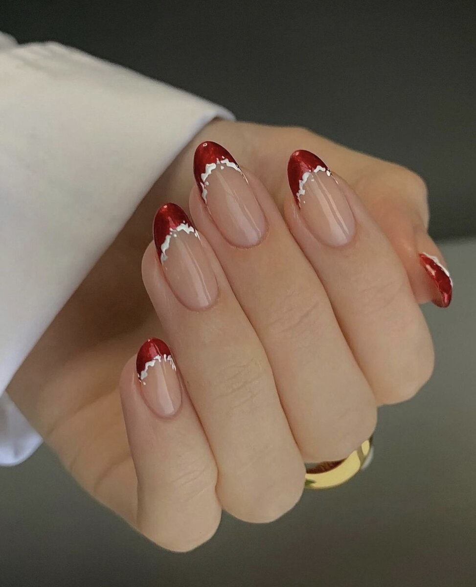    Маникюр красный с золотом@amberjhnails