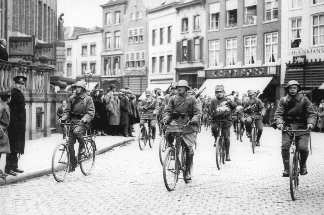 Солдаты Нидерландов 1940. Германские войска в Голландии 1940. Голландская армия 1940. Армия Нидерландов 1940.