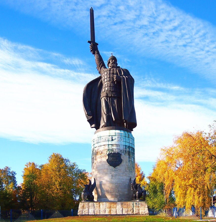 Памятник Илье Муромцу