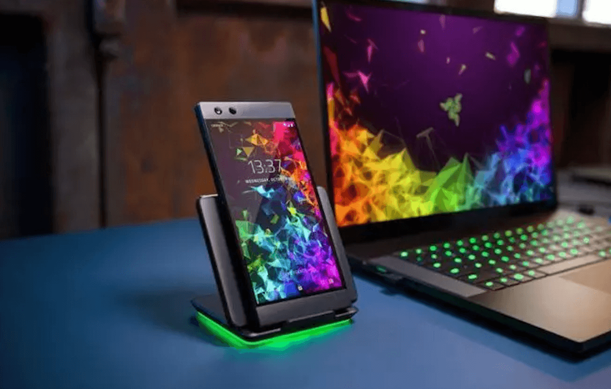    Не так много игр, в которые можно играть на любом устройстве.