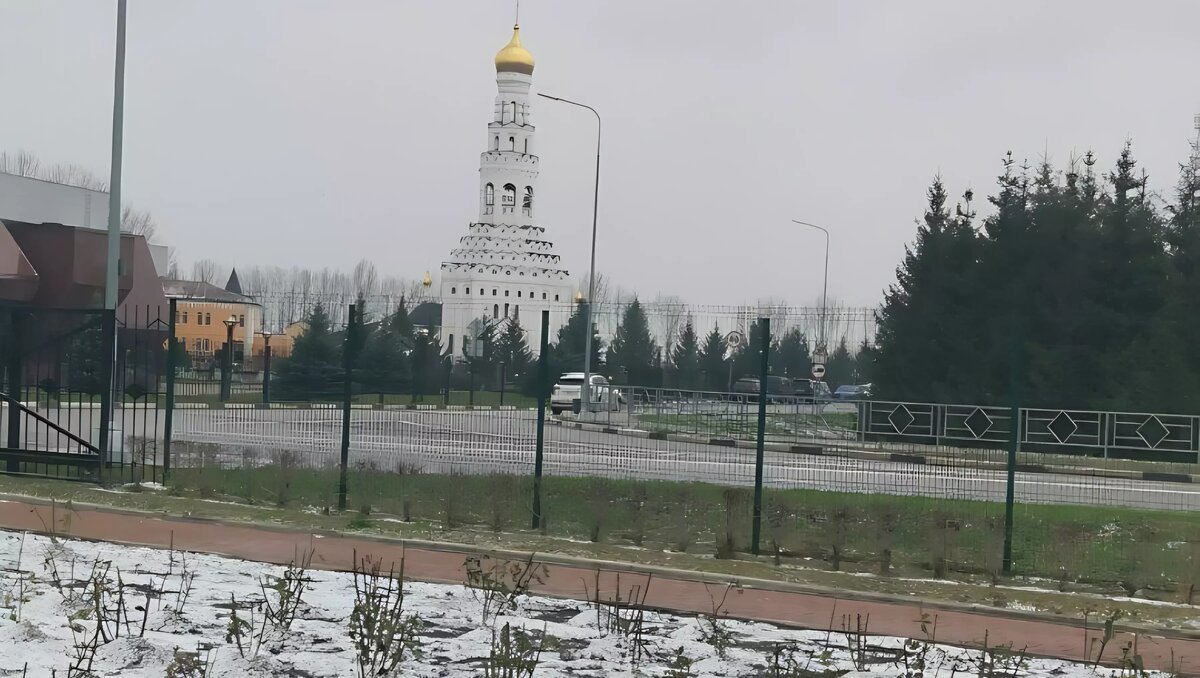 Выпал в Прохоровке, срывался в Белгороде: в регион нерешительно приходит  первый снег | Бел.Ру | Дзен