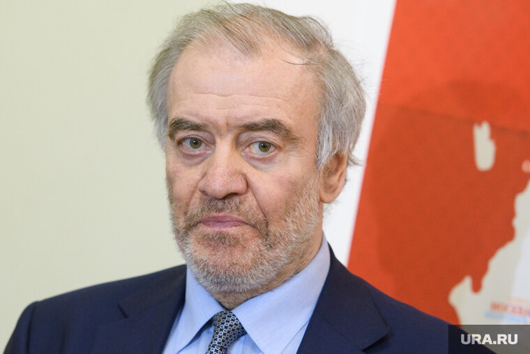    Валерий Гергиев на данный момент занимает пост главы Мариинского театра