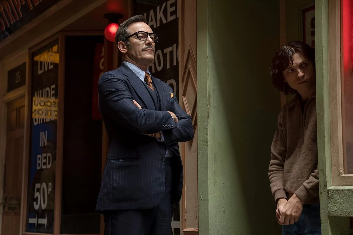 Кадр из мини-сериала "Переполненная комната"