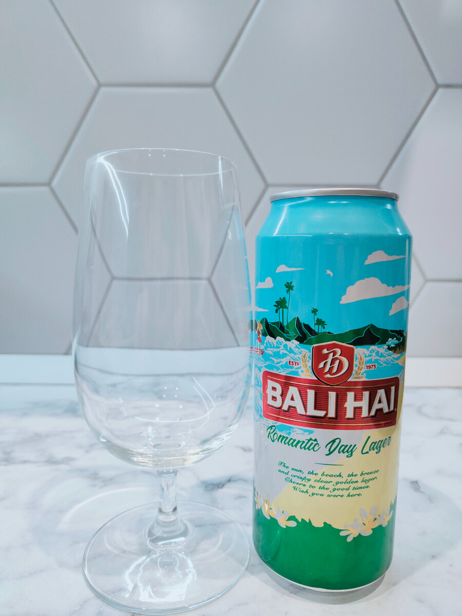 Пиво "Bali Hai Romantic Day Lager" (Бали Хай Романтик Дэй Лейджер) из Индонезии