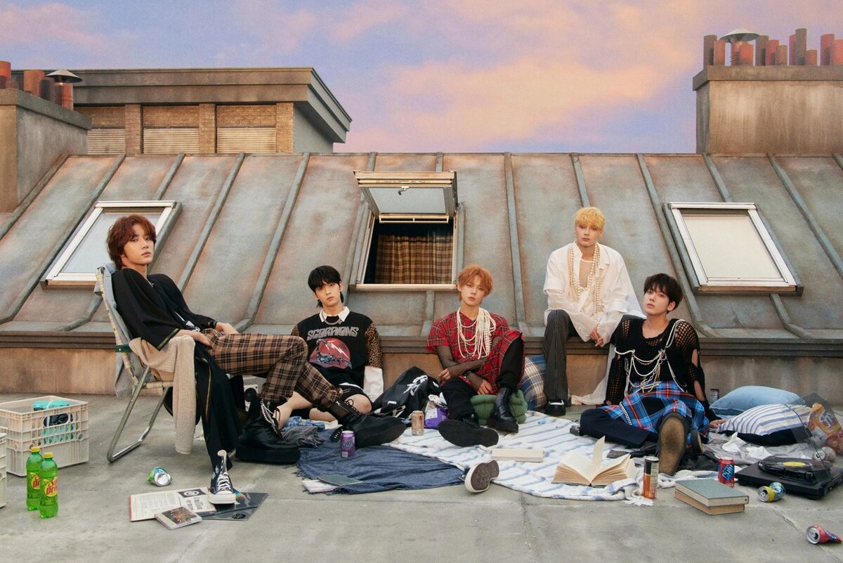 Sugar rush ride txt енджун. Chasing that feeling tomorrow. Slowdive вокалистка. Hilltop hoods слушать. Txt (tomorrow x together) - sugar rush ride.