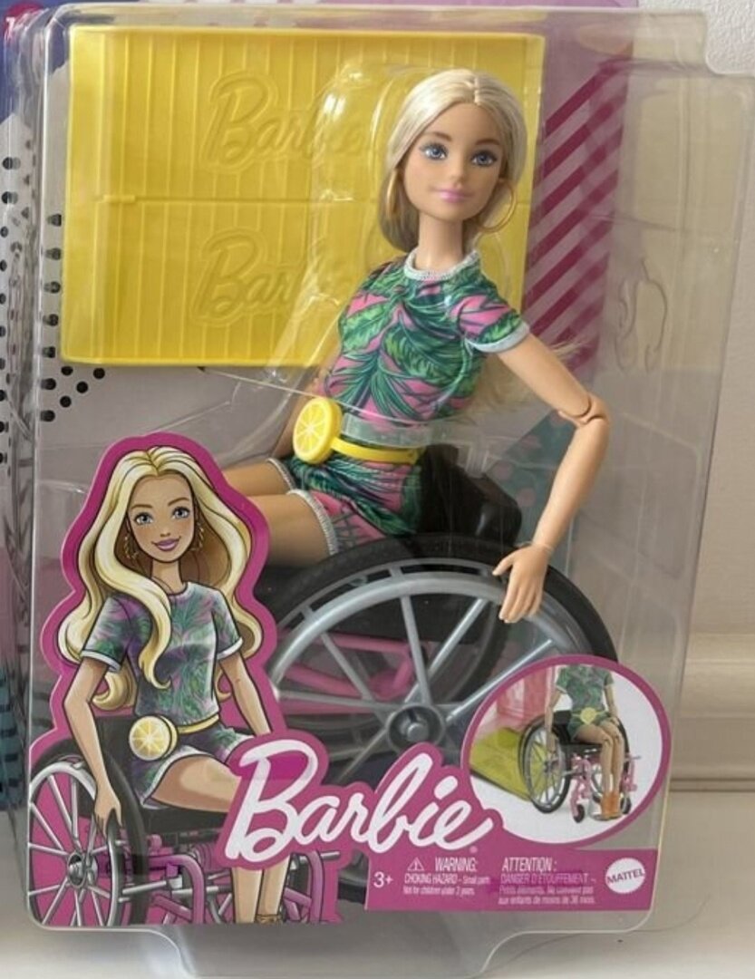 Fashionistas на коляске - высокая цена, ненужная коляска, скучноватая одежда