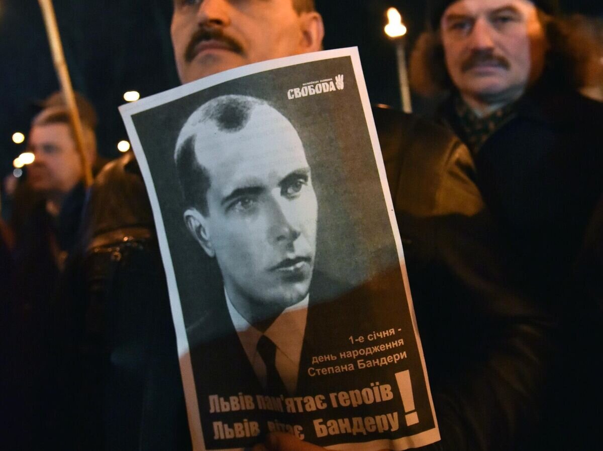    Участники марша националистов, приуроченного к 109-й годовщине со дня рождения Степана Бандеры, во Львове.© РИА Новости / Стрингер