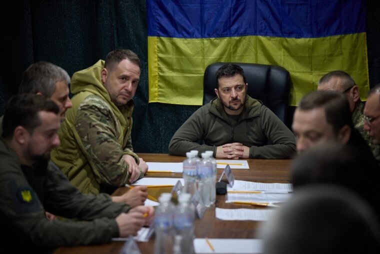    Владимир Зеленский платит большую цену за продолжение наступления, пишет Hindustan Times