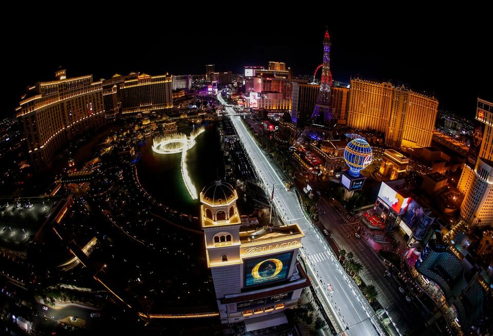    Стартовая решетка Гран При Лас-Вегаса Формулы 1. Начало гонки в 9:00 по мскF1