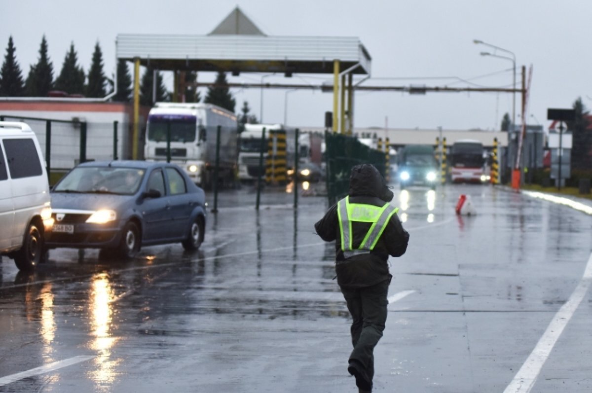    Около 2,8 тыс. грузовиков застряли на границе Польши и Украины