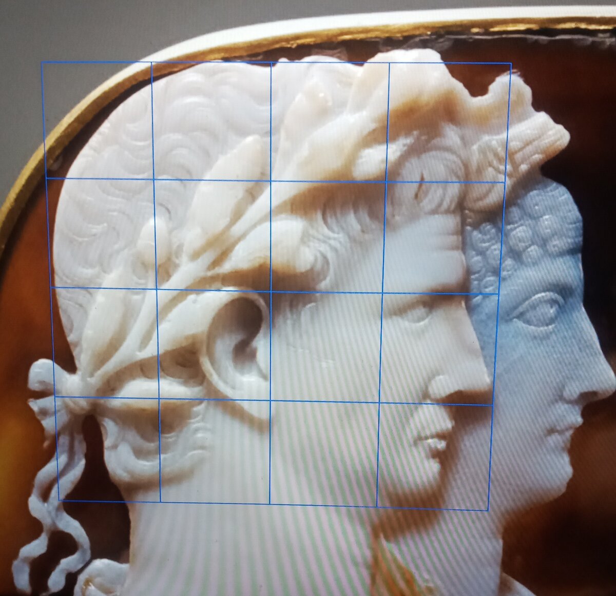 На большом экране с вспомогательной сеткой. Фото автора