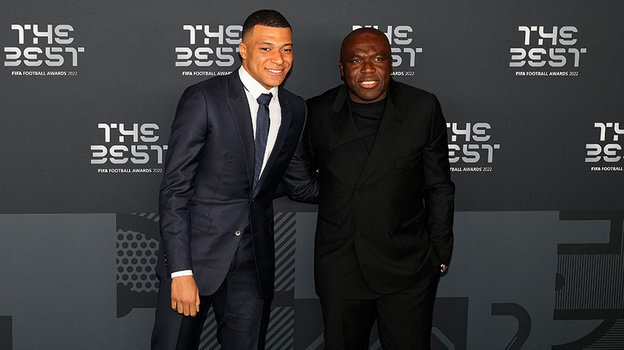    Килиан Мбаппе с отцом. Global Look Press