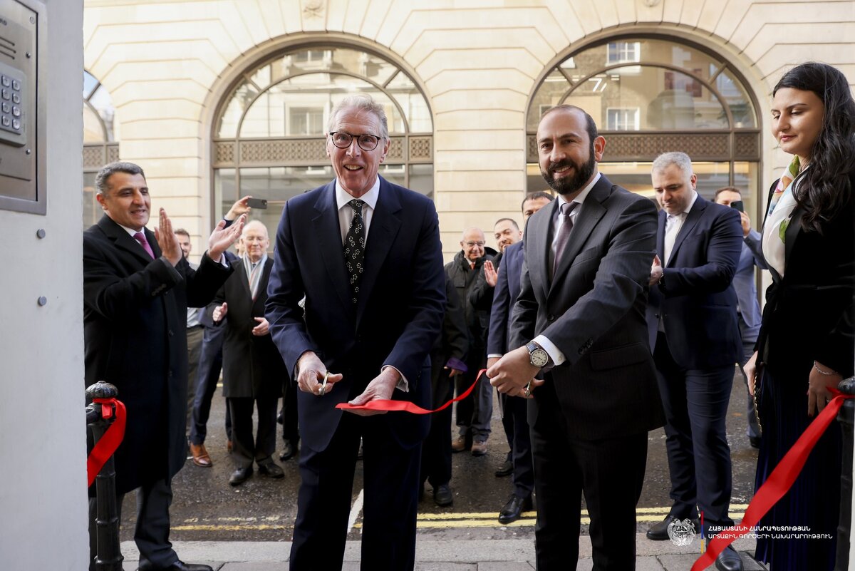 14 ноября в ходе торжественного приема в честь открытия нового здания посольства Армении в Лондоне министр иностранных дел Армении Арарат Мирзоян заявил, что Ереван стремится к ещё более амбициозной-2