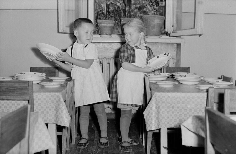 Детей в садиках кормили в соответствии с разработанными нормами питания. Фото novyefoto.ru 