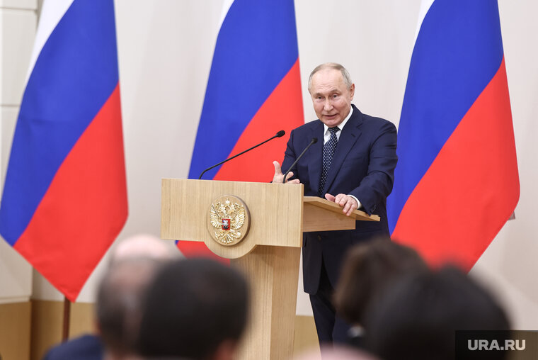    Путин наградил медалью «Родительская слава» семью из Югорска