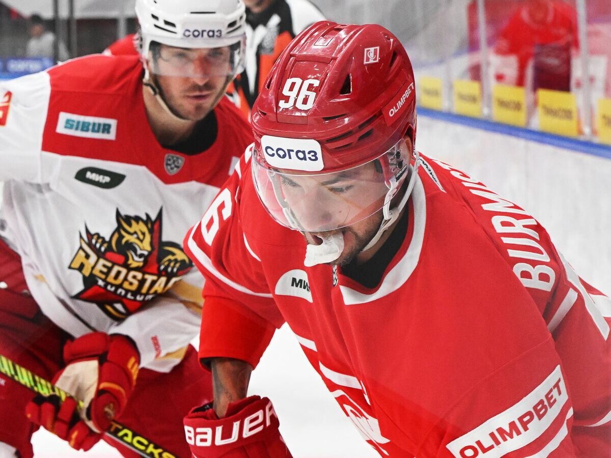    Александр Бурмистров (справа) © РИА Новости / Сергей Гунеев