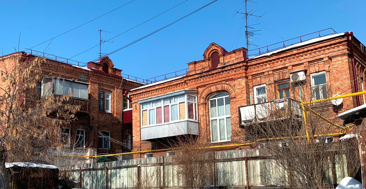 Садовая 62 - 64. Объект культурного наследия «Усадьба (жилой дом, флигель и службы) мещанской семьи Зуевых». Фото автора