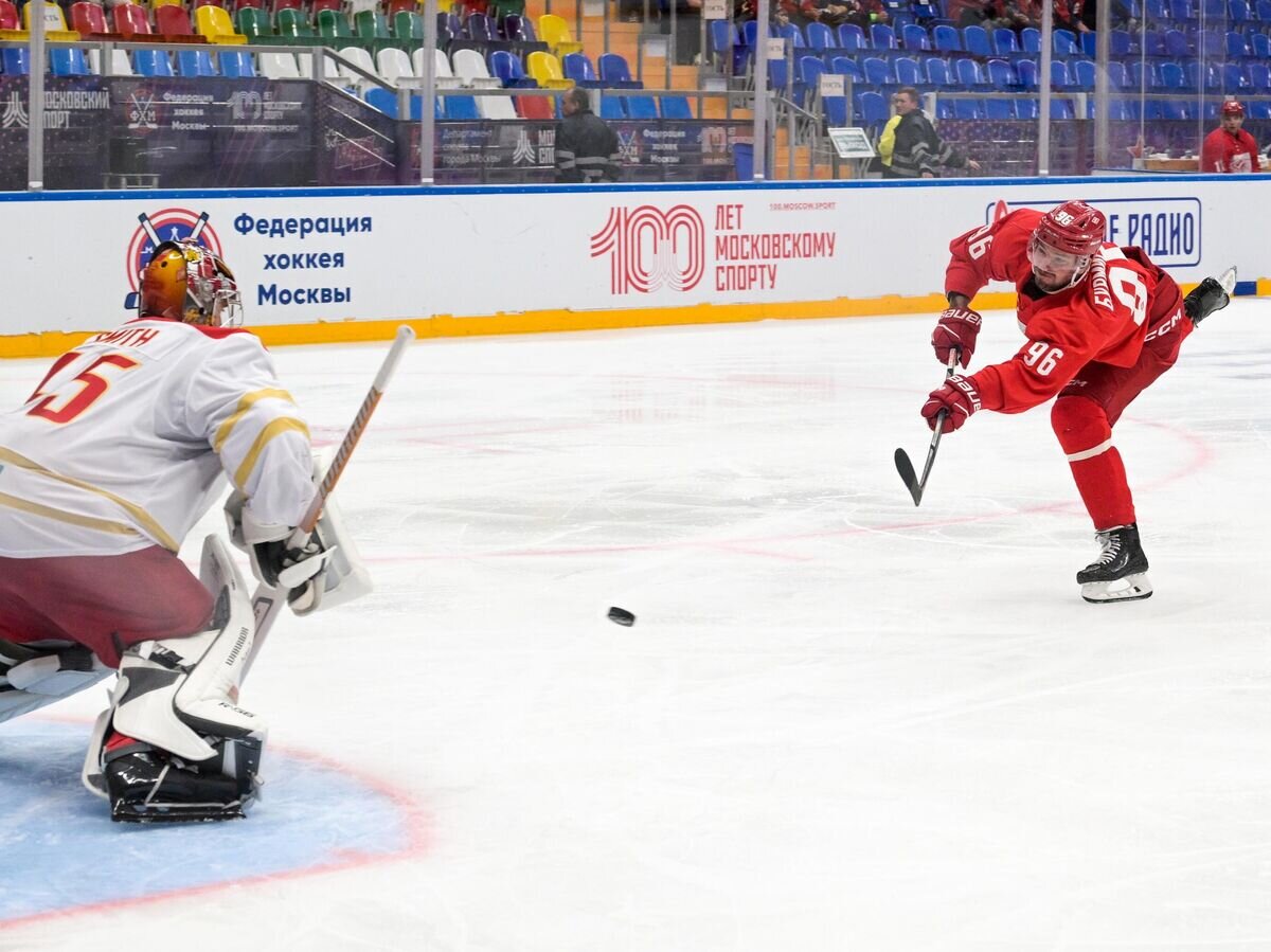    Александр Бурмистров (справа)© РИА Новости / Владимир Астапкович