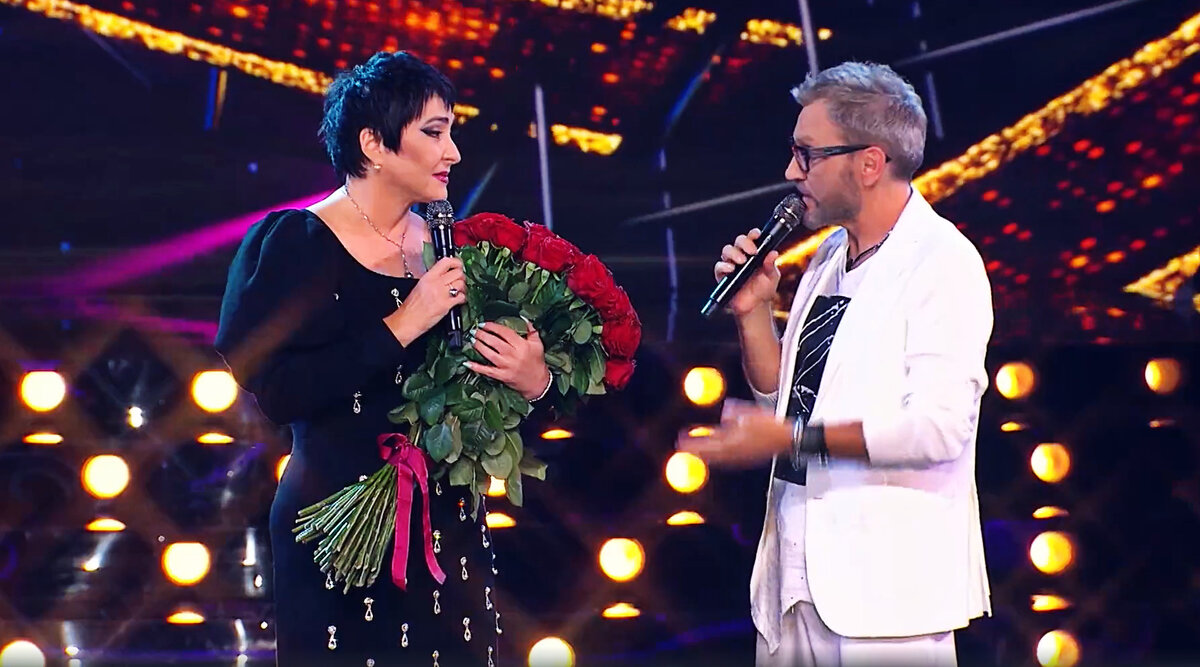 Третий выпуск шоу посвящен юбилею Лолиты. Вадим Такменёв родился с ней в один день - 14 ноября. Ему исполнилось 49 лет