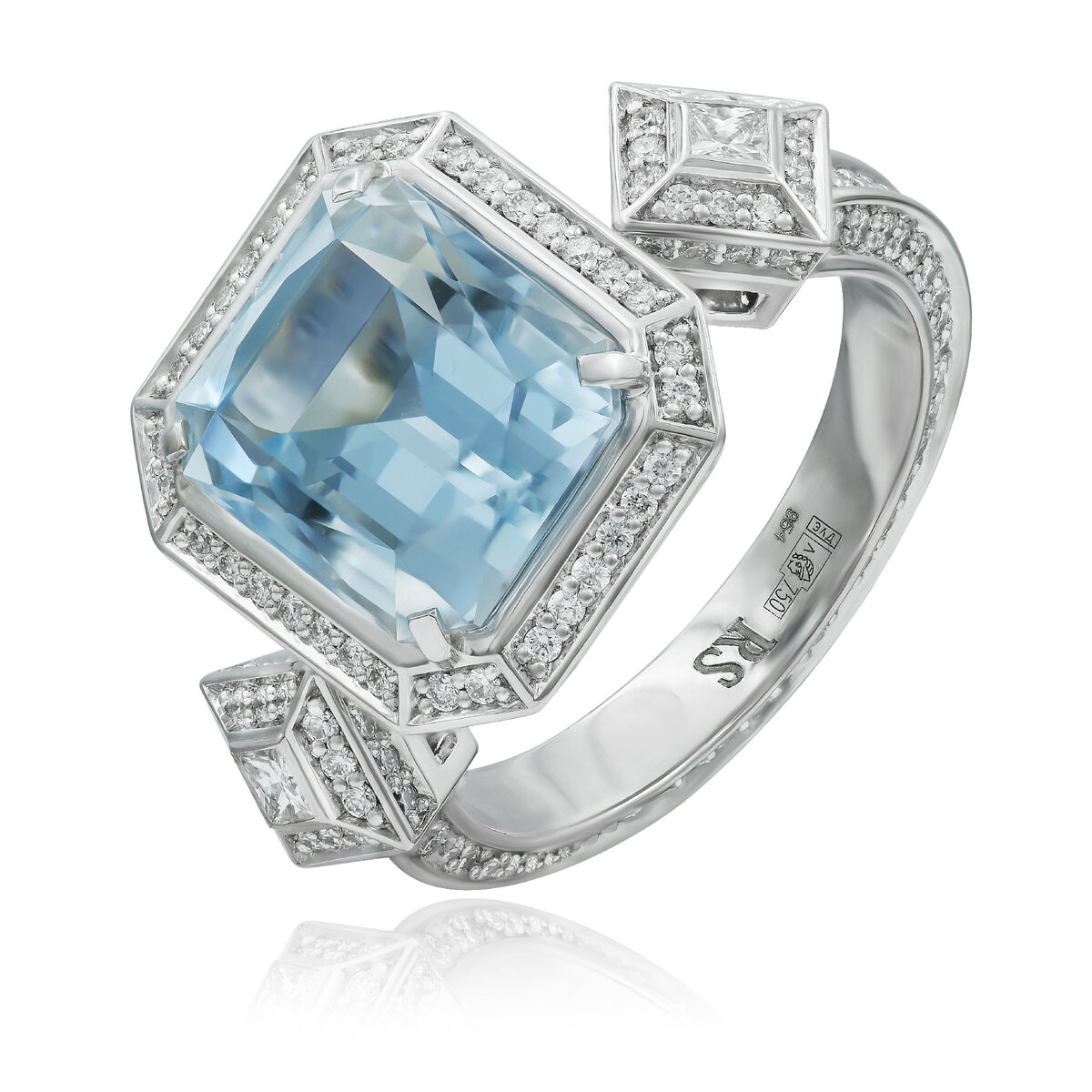 КОЛЬЦО ИЗ БЕЛОГО ЗОЛОТА С АКВАМАРИНОМ И БРИЛЛИАНТАМИ
