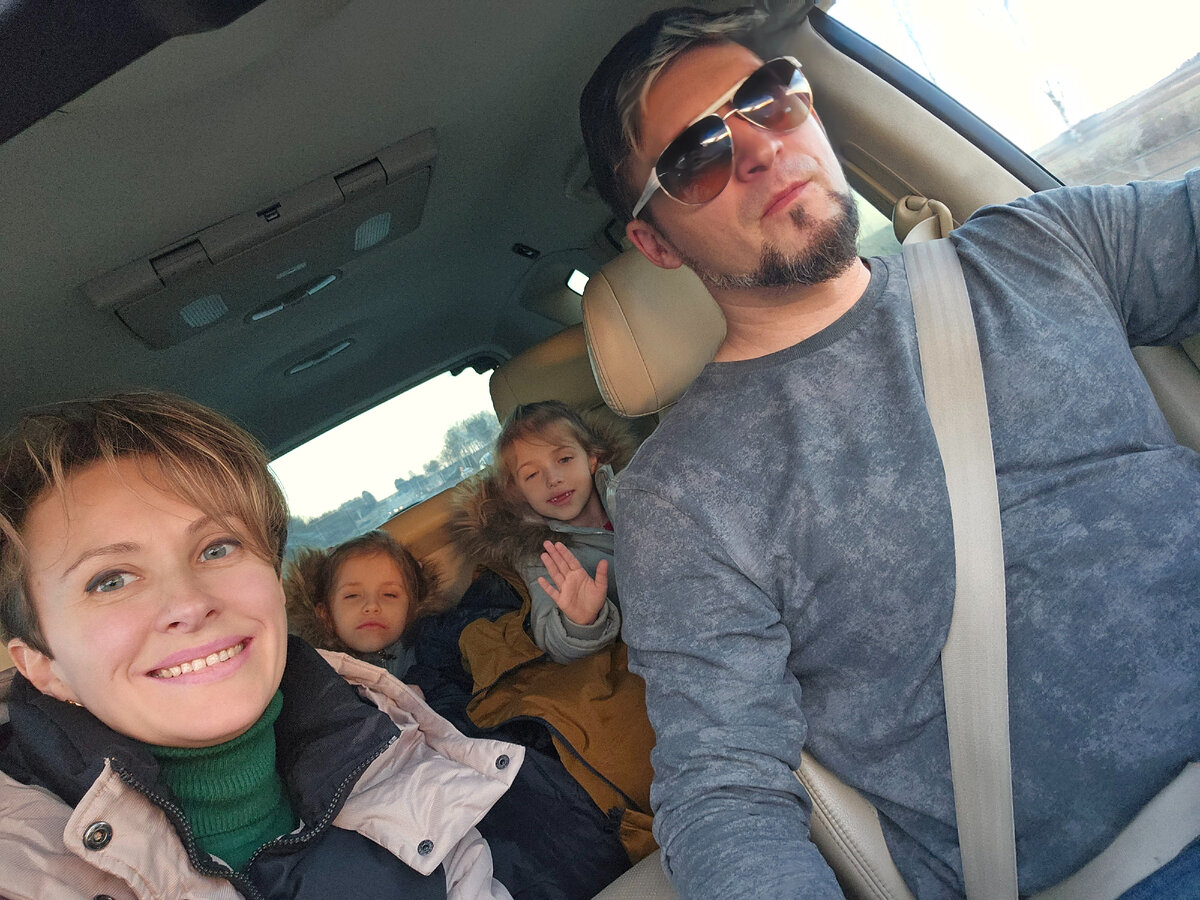 Сашка - вампир.