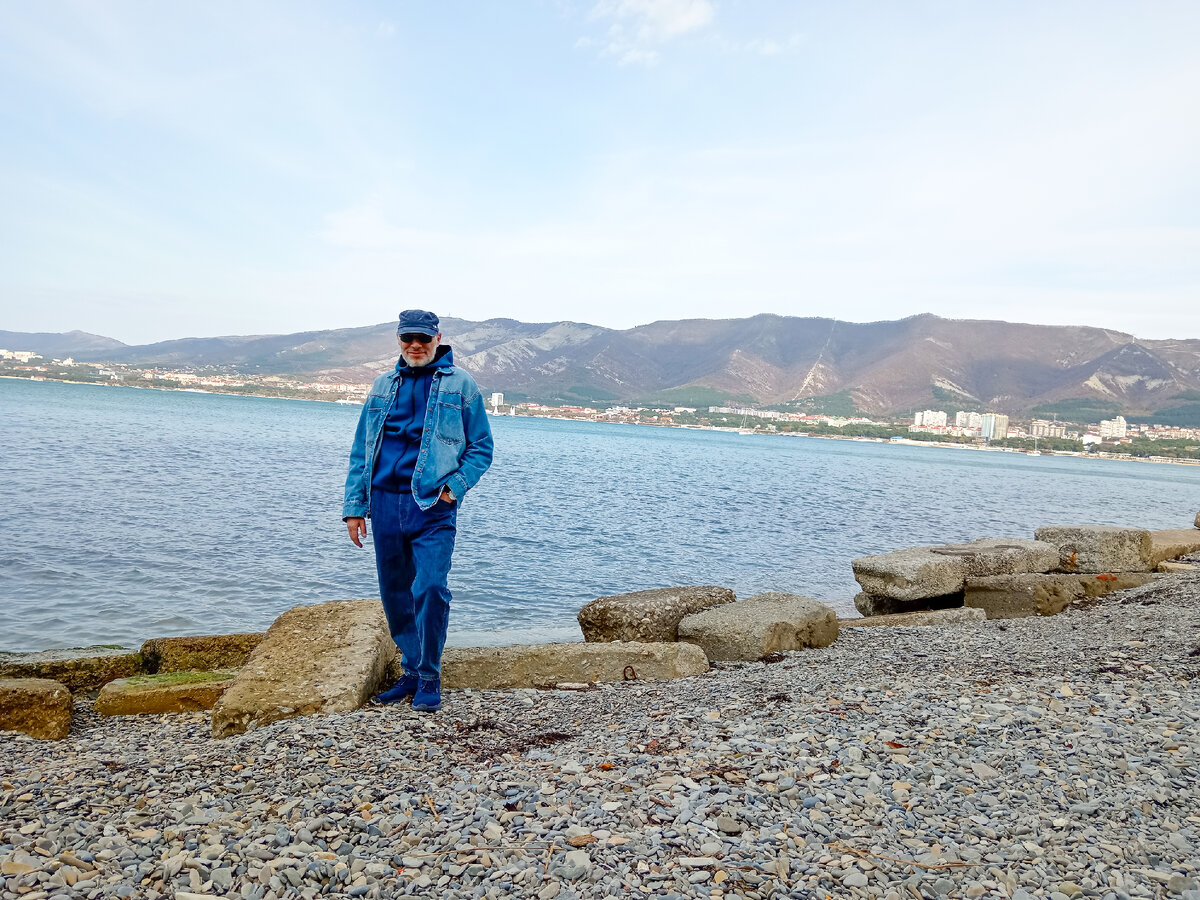 Наслаждаюсь последними тёплыми деньками в этом году, у Черного моря (Михаил Лекс, автор)