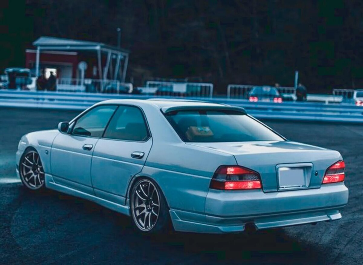 Nissan Laurel C35 - не просто автомобиль, а символ статуса и качества. Узнайте, 
