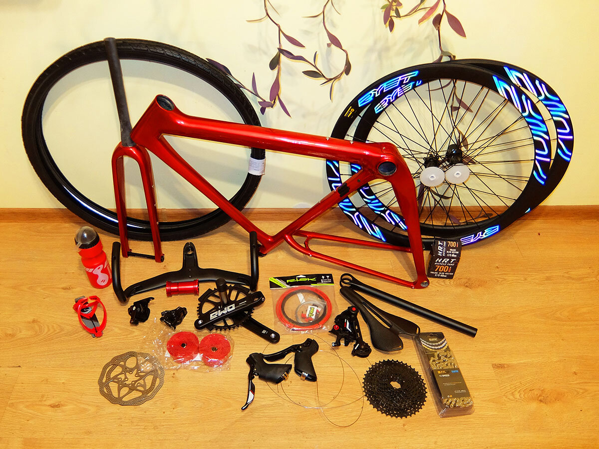 комплект для сборки велосипеда. всё что можно - из карбона