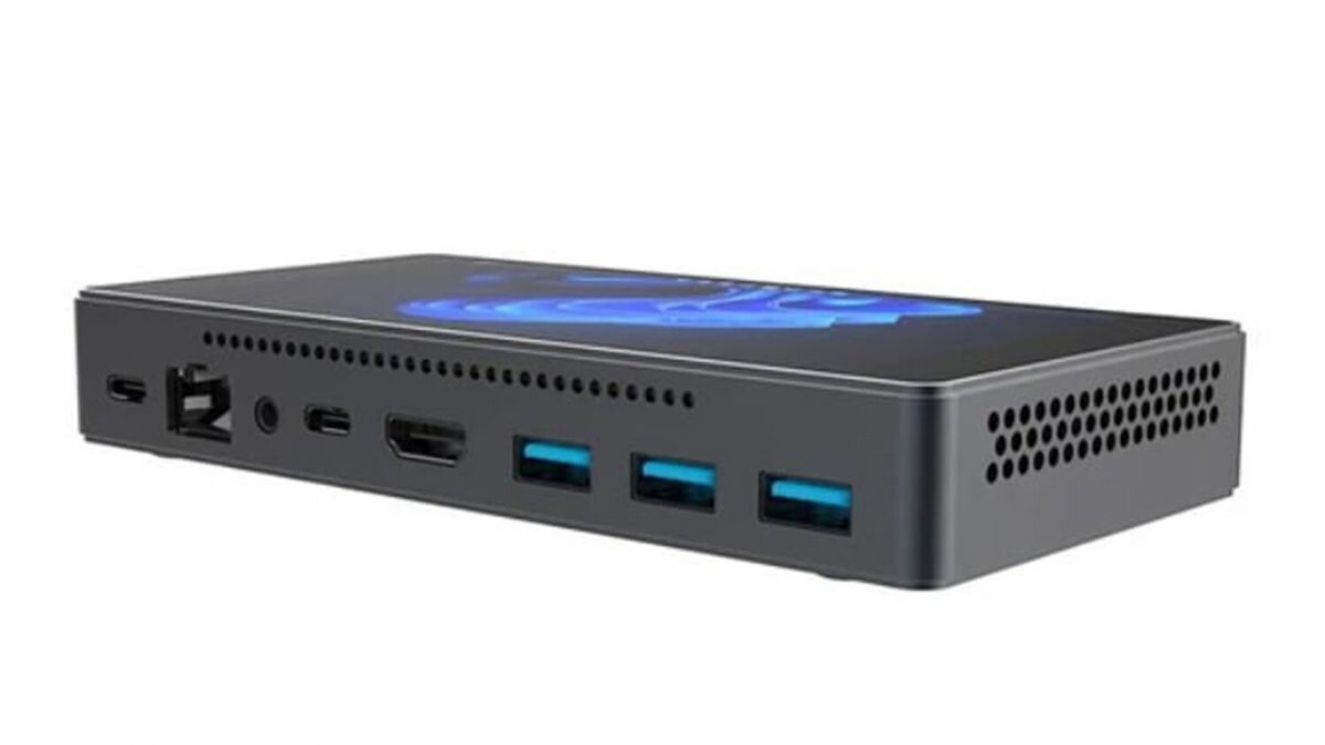    Фото: Meenhong Август Макаров