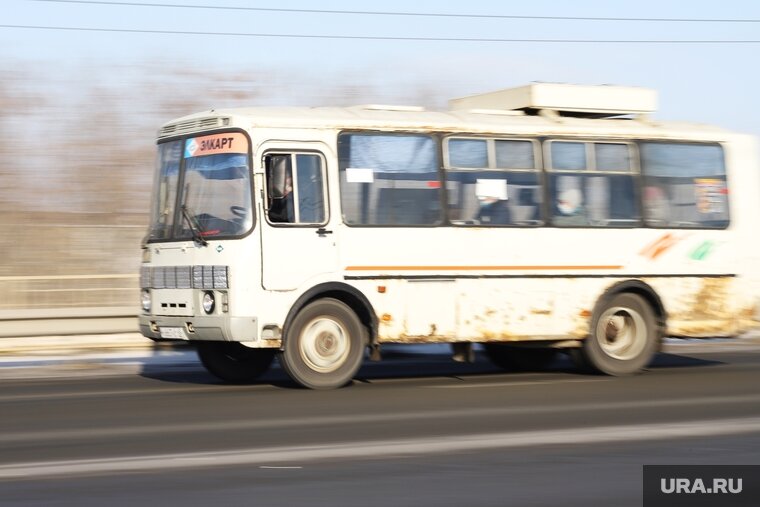    На курганских трассах 19 ноября разрешили движение автобусам