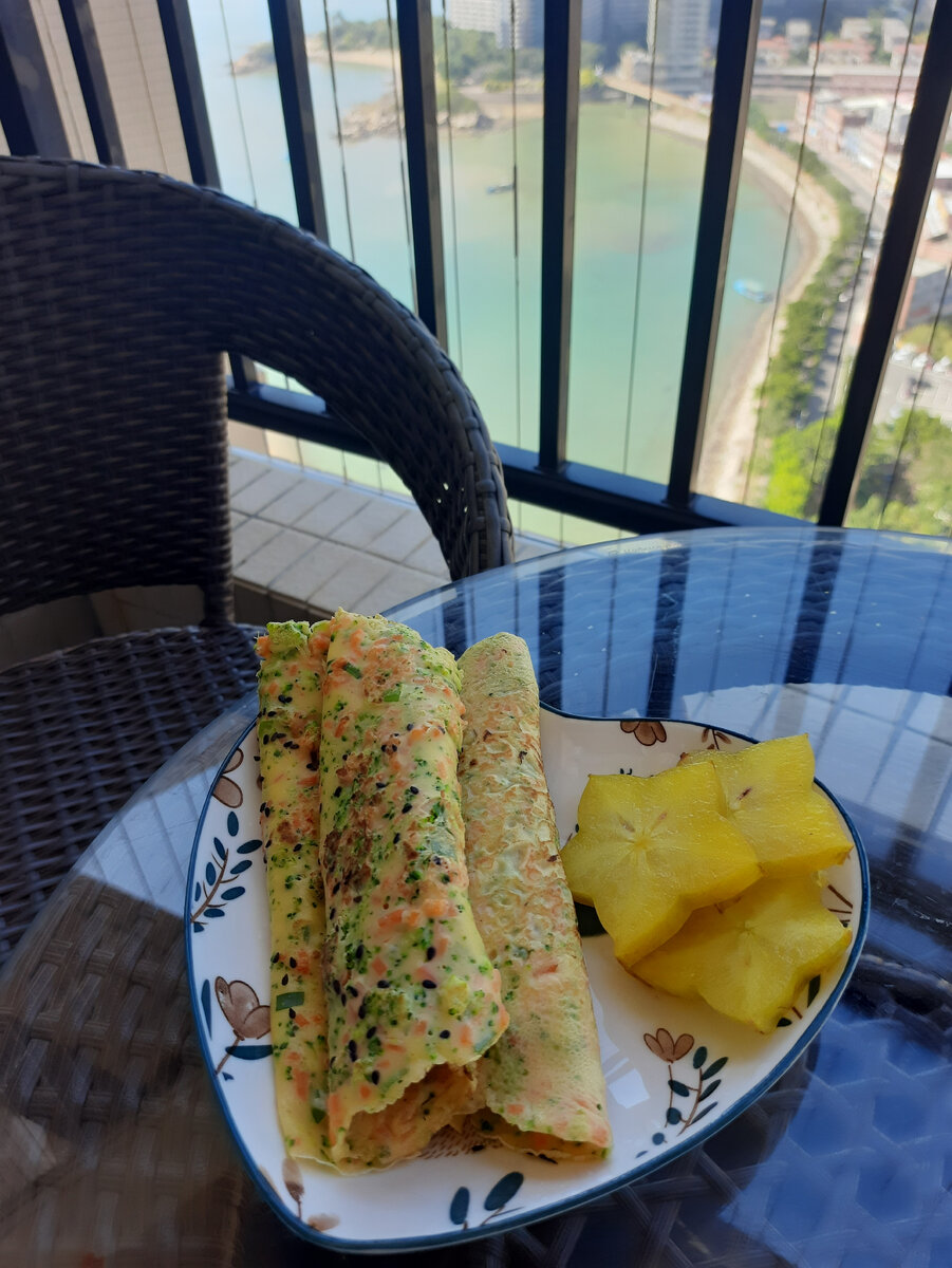 Завтрак с видом на море. 29 этаж. 