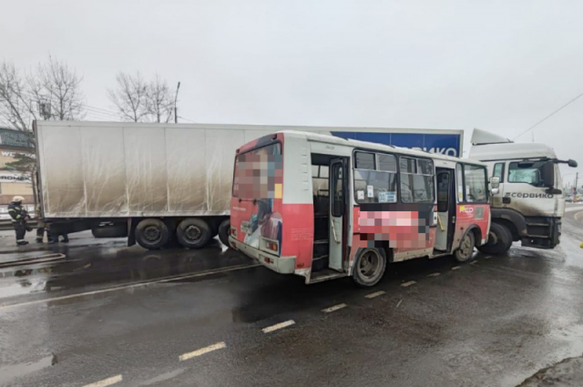    Бастрыкин поручил завести дело после ДТП с фурой и автобусом в Иркутске