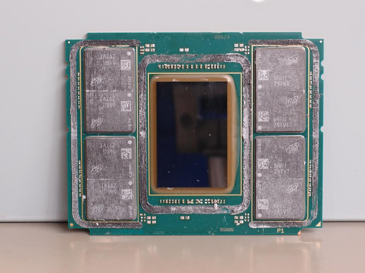 Core i5 тип памяти. Xeon phi 7290. Xeon phi 7290 72 ядра. Intel Xeon скальпирование. Lga3647 Xeon phi