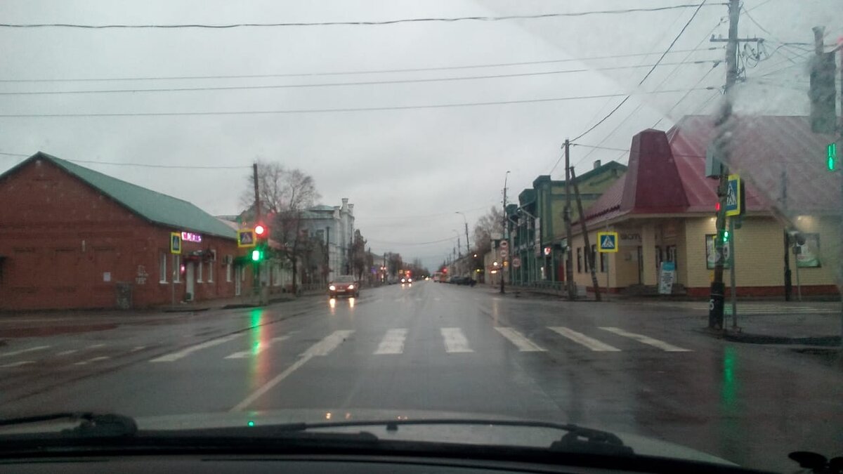 трасса идет прямо через город