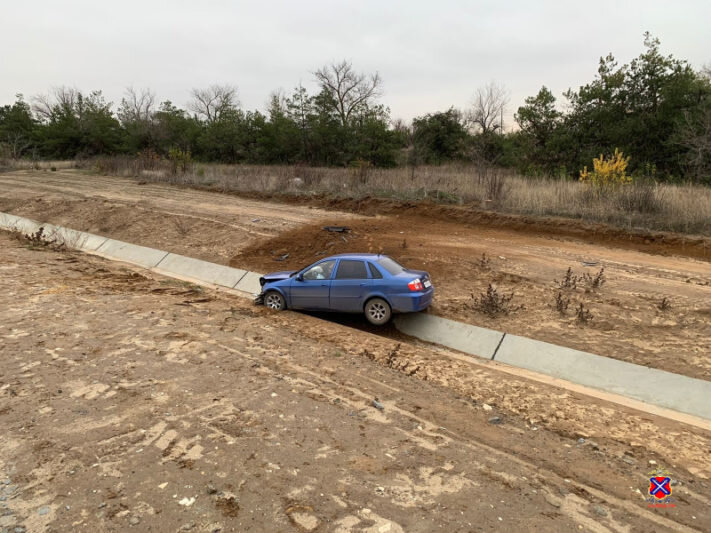    Место ДТП (фото Пресс-служба ГУ МВД России по Волгоградской области)