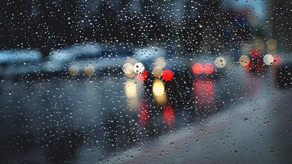     Города Сибири пострадали от мощного урагана, который повалил деревья, срывал крыши и фасады домов. От непогоды пострадали населенные пункты Алтайского края, Кемеровской, Омской и Новосибирской областей. Синоптики ожидают ухудшения погодных условий.