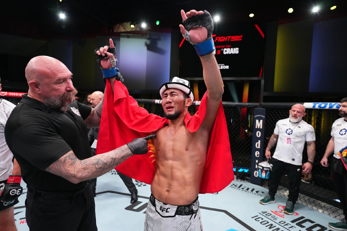 Мыктыбек Оролбай задушил Уроша Медича во втором раунде