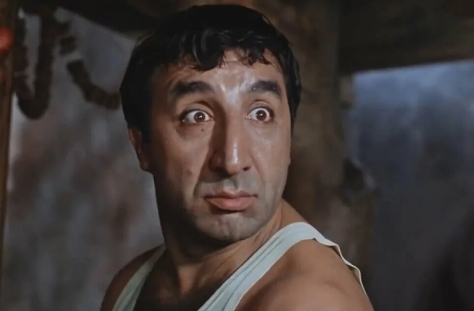 Увидев однажды любого из киногероев в исполнении замечательного Фрунзика Мкртчяна, забыть его невозможно. Фразы героев этого актера сразу уходили в народ и давно стали частью фольклора.