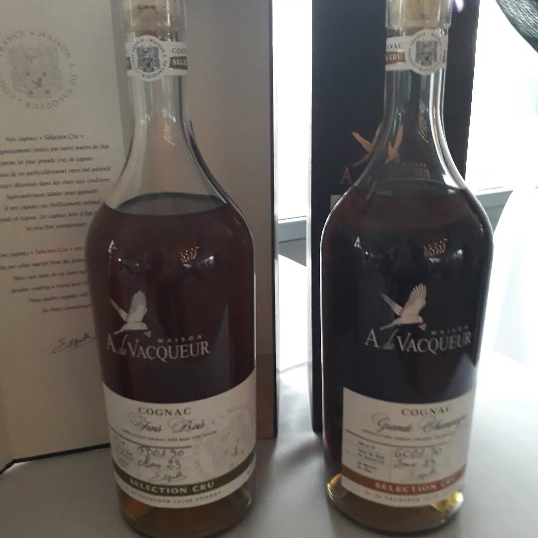 Взрослые коньяки Maison A. de Vacqueur Sélection Cru Grande Champagne и Fins Bois в Москве
