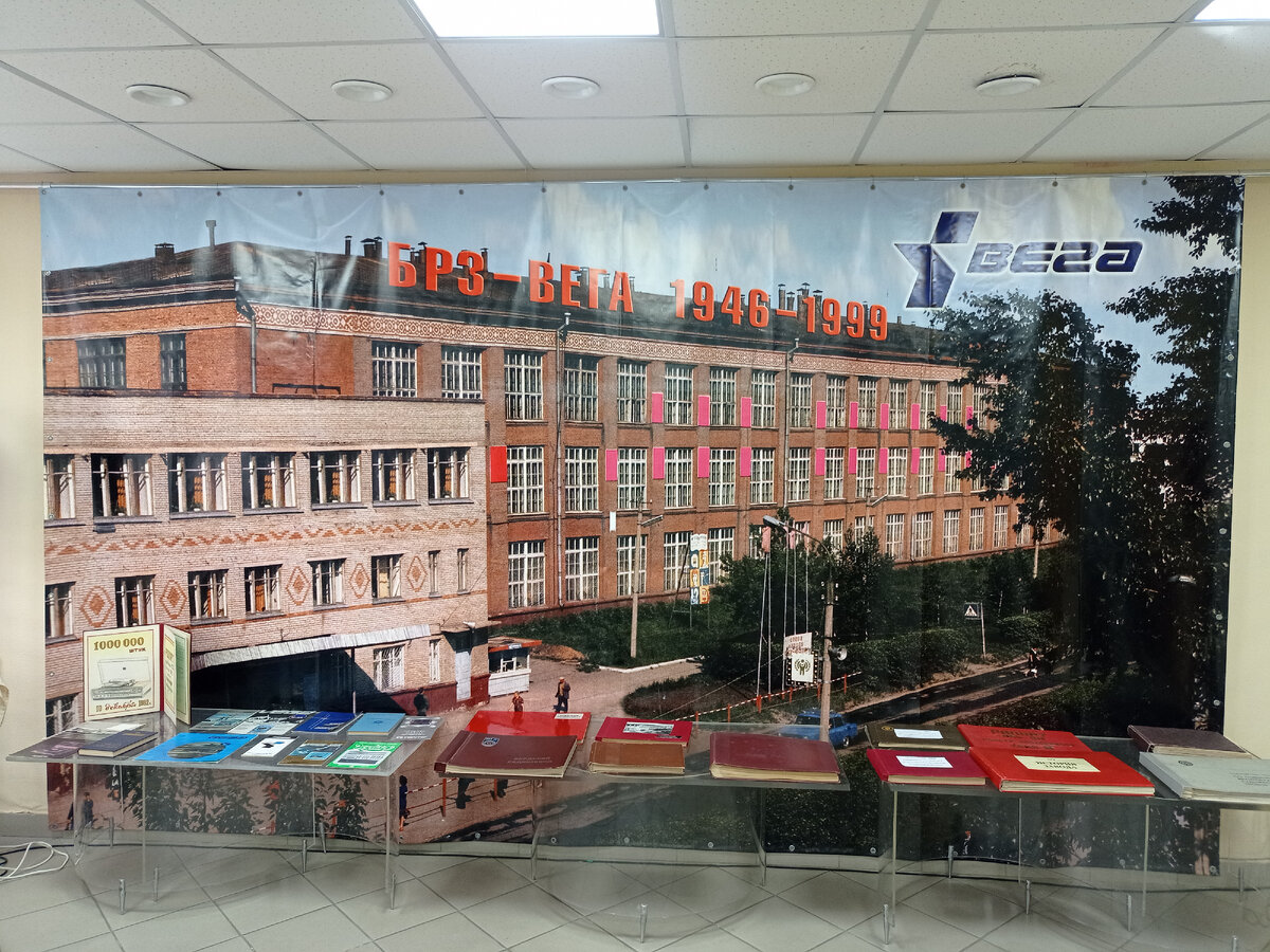 если включить воображение да представить себе, вот стою на улице, хороший денёк вот завод...