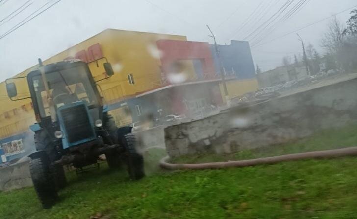    Фото трактора на месте аварии 17.11 от подписчиков