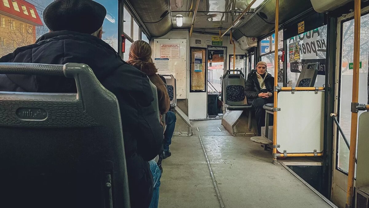     Жители активно обсуждают повышение стоимости проезда в общественном транспорте в социальных сетях.