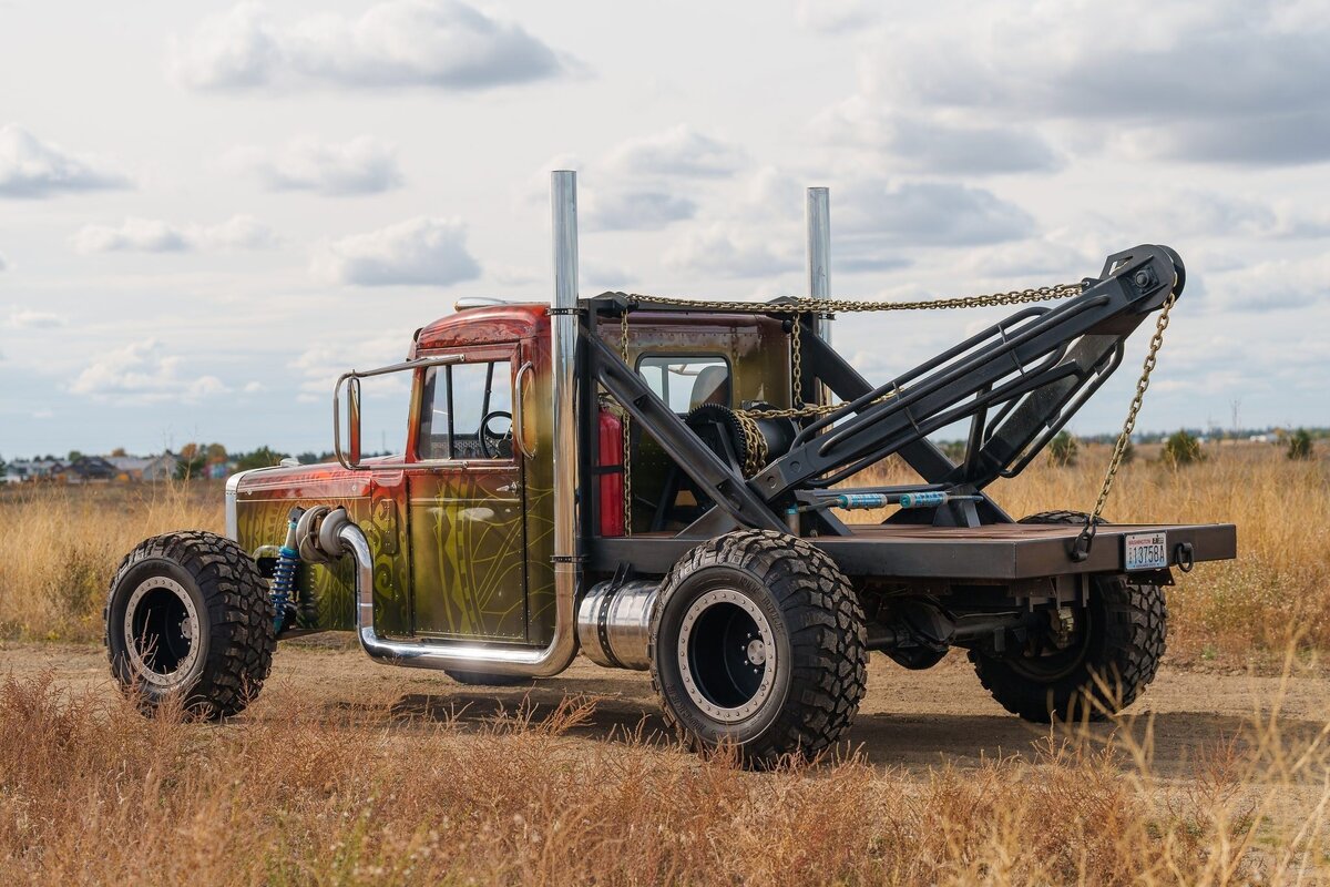 Тот самый Peterbilt из фильма «Форсаж: Хоббс и Шоу» на самом деле Chevrolet  Suburban 80-х годов | Все о грузовиках – Trucksplanet | Дзен