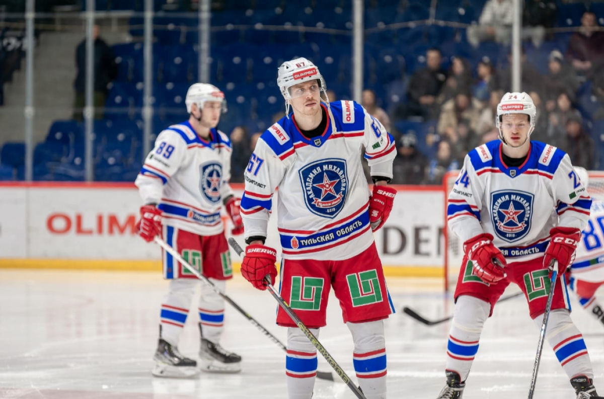    Матч между тульским АКМ и новокузнецким клубом прервали из-за урагана