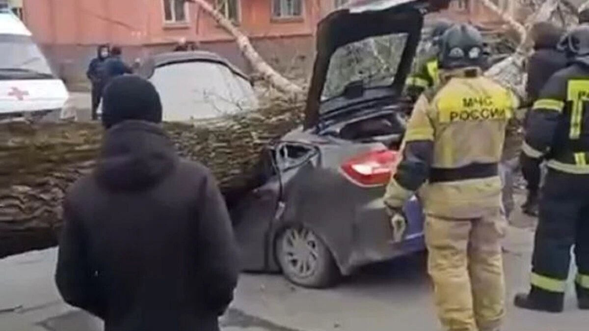 Новокузнецк не выдержал проверки ураганом 19 ноября