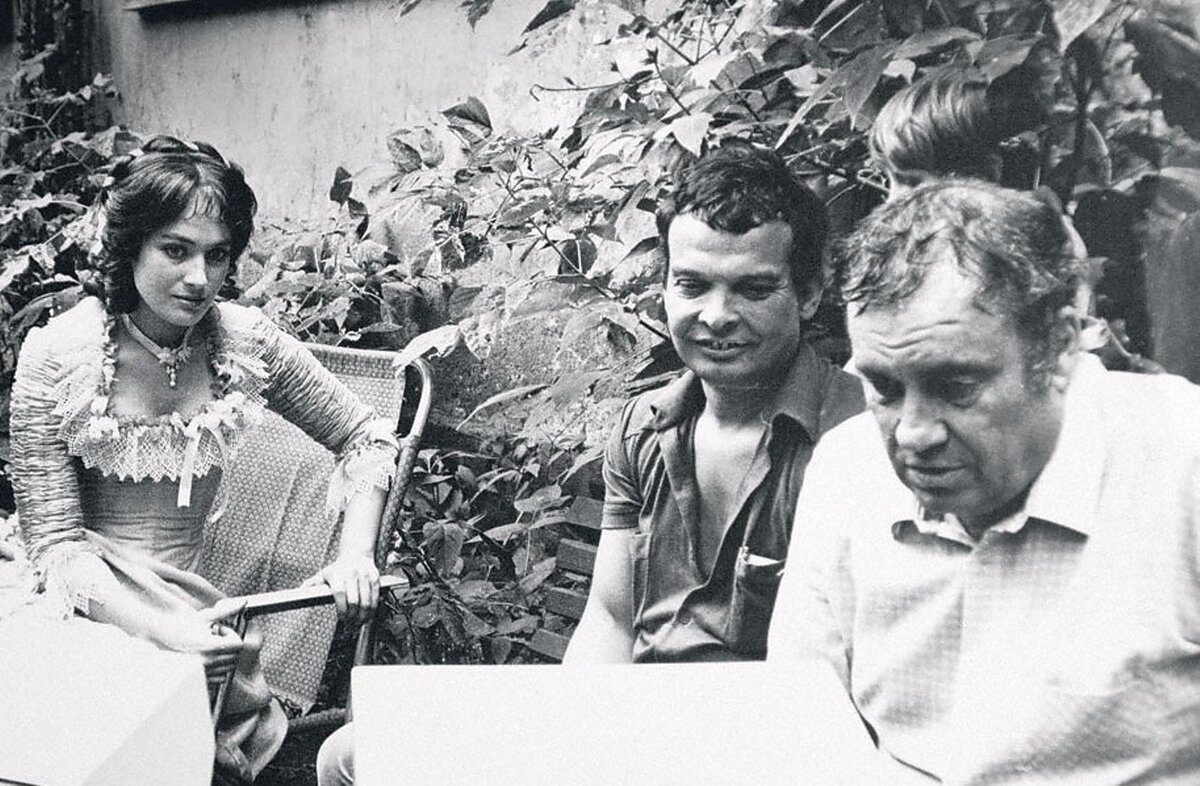 вадим алисов жестокий романс. жестокий романс фильм 1984 съёмки. эльдар рязанов на съёмках жестокий романс. съемки жестокого романса. жестокий романс фильм 1984 съёмки.