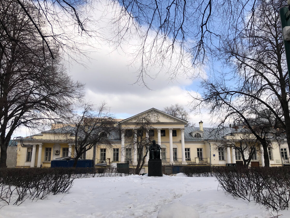 Городская усадьба Соллогуба, ул. Поварская, 52/55.