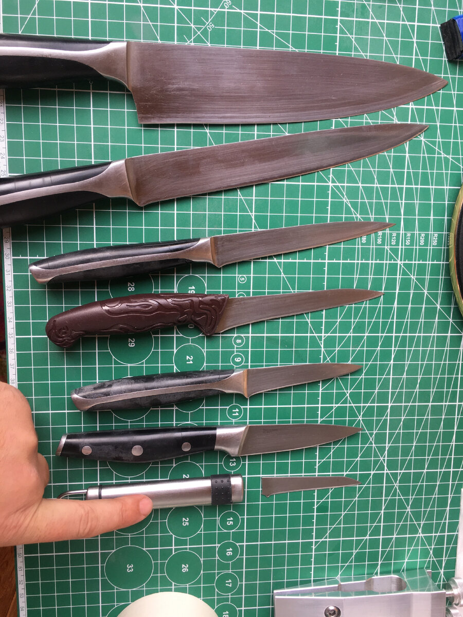 На фото заказ клиента и тот самый нож, который сломался