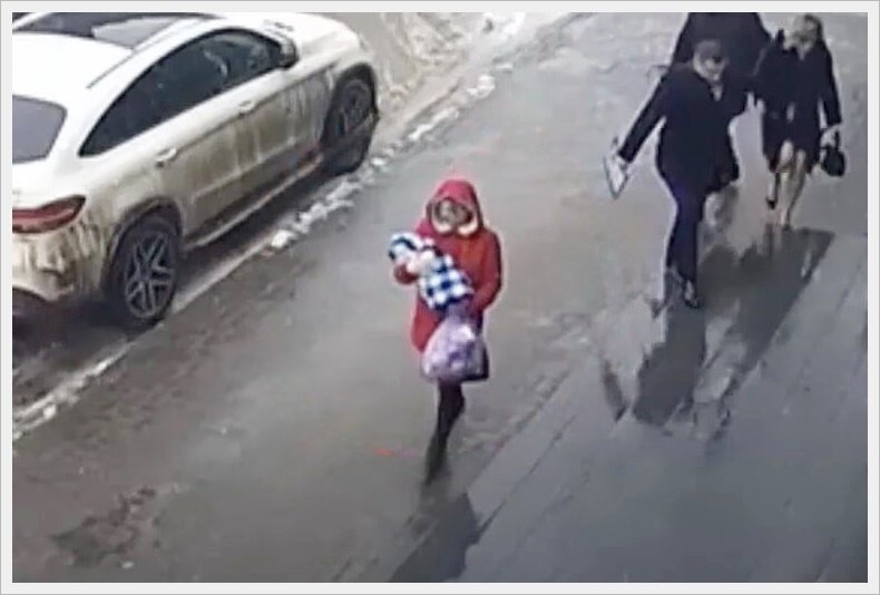А вот жительница Ростова, которая выбросилa своего новорожденного в биот-алет